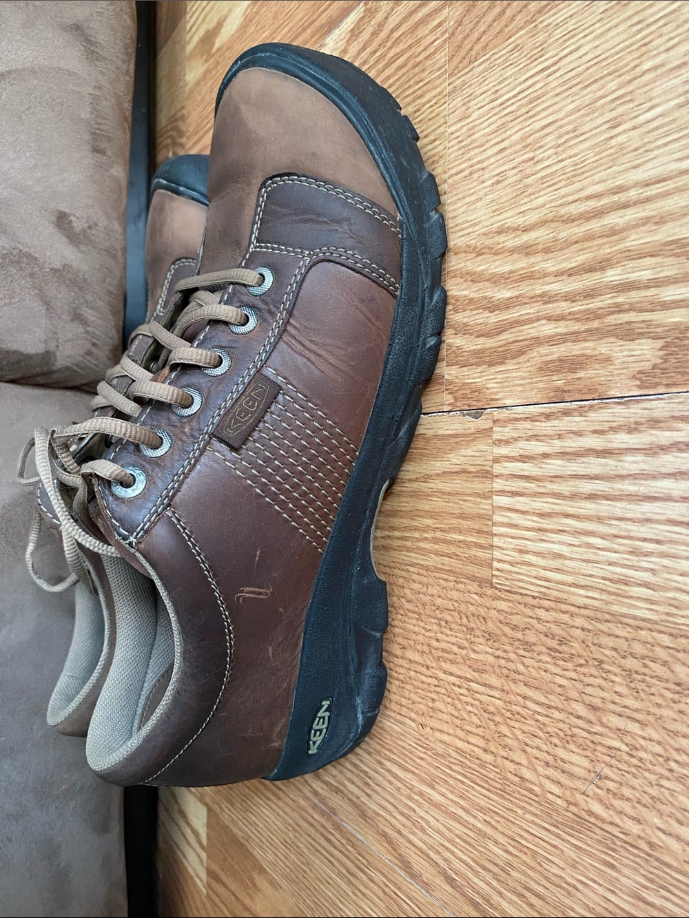 Keen Men's Austin Brown Leather Lace-up Casual Shoe, with Black Sole
